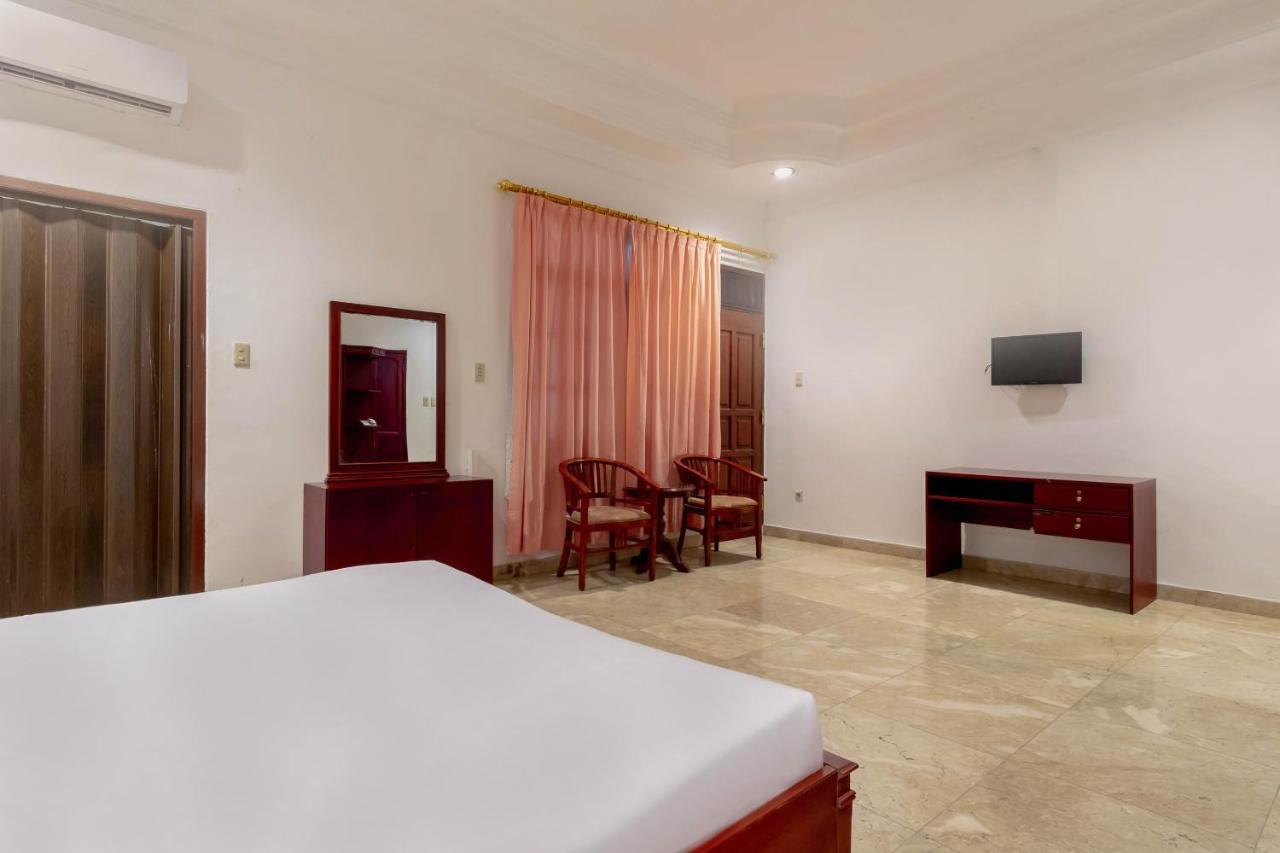 Oyo Living 2843 Raz House Syariah Hotel Medan Eksteriør billede